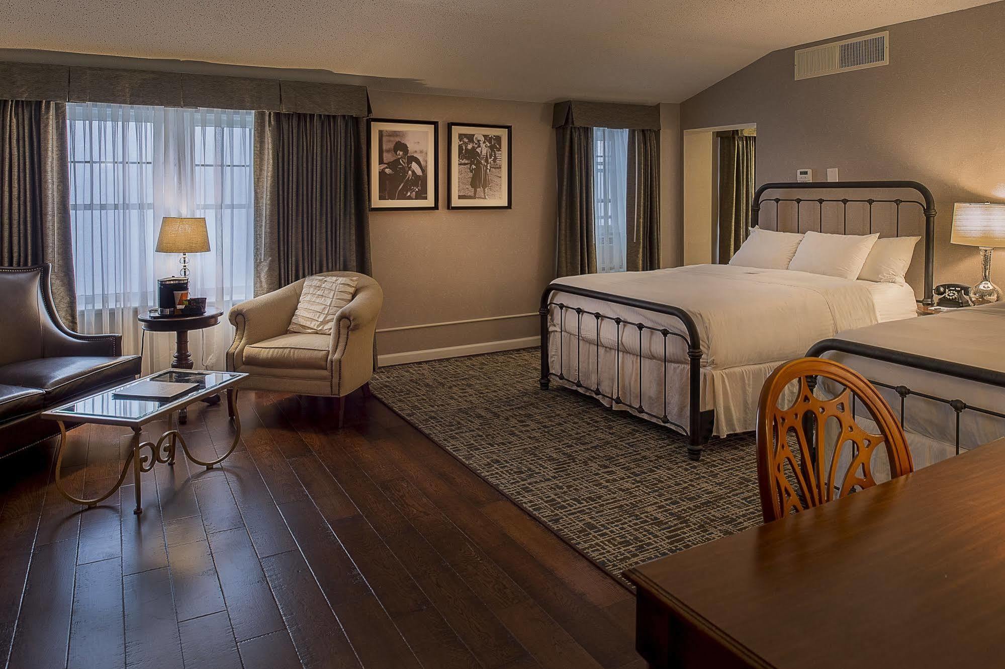 Seven Gables Inn, St Louis West, A Tribute Portfolio Hotel Clayton Zewnętrze zdjęcie